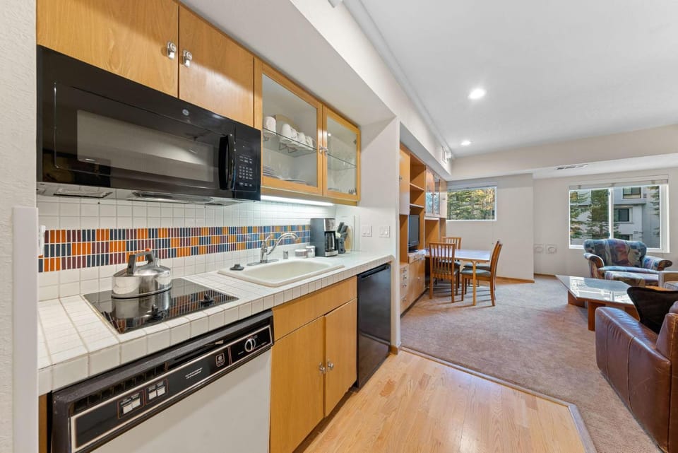 Palisades Tahoe Lodge Rentals Studio #232 Apartment in Palisades Tahoe (Olympic Valley)