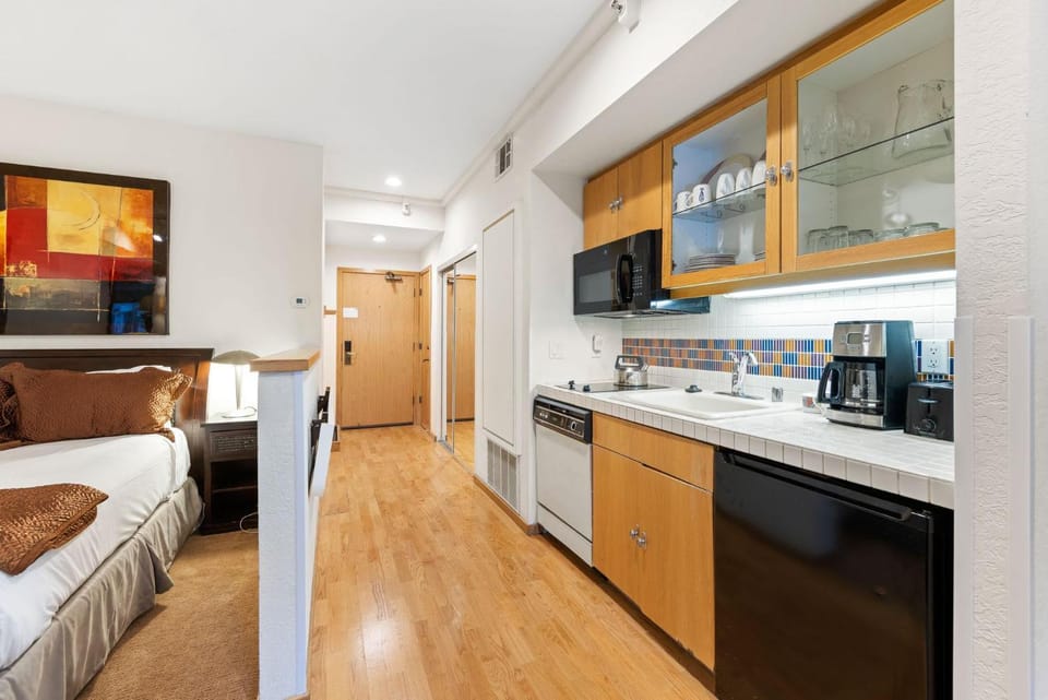 Palisades Tahoe Lodge Rentals Studio #232 Apartment in Palisades Tahoe (Olympic Valley)