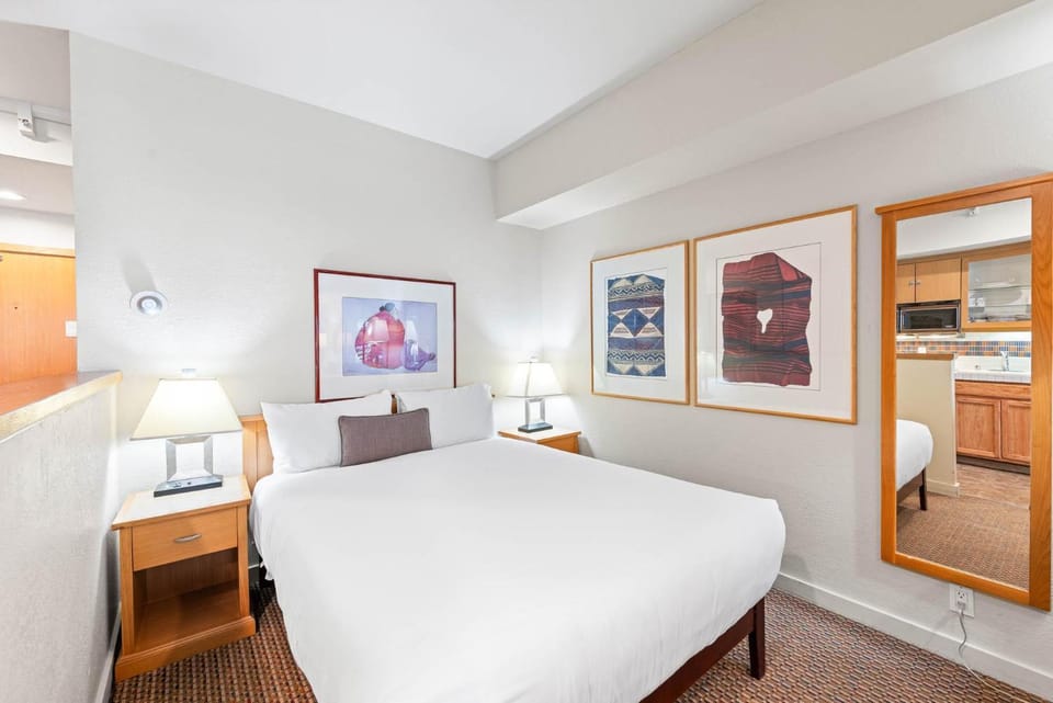 Palisades Tahoe Lodge Rentals Studio #215 Apartment in Palisades Tahoe (Olympic Valley)