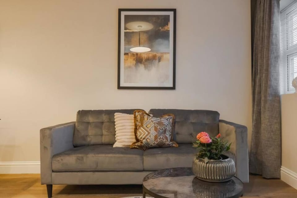 2BED 2BATH Bliss, Private Parking - By Tempstay Apartment in Windsor