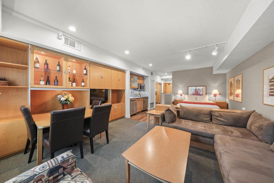 Palisades Tahoe Lodge Rentals Studio #226 Apartment in Palisades Tahoe (Olympic Valley)