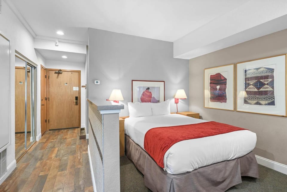 Palisades Tahoe Lodge Rentals Studio #226 Apartment in Palisades Tahoe (Olympic Valley)