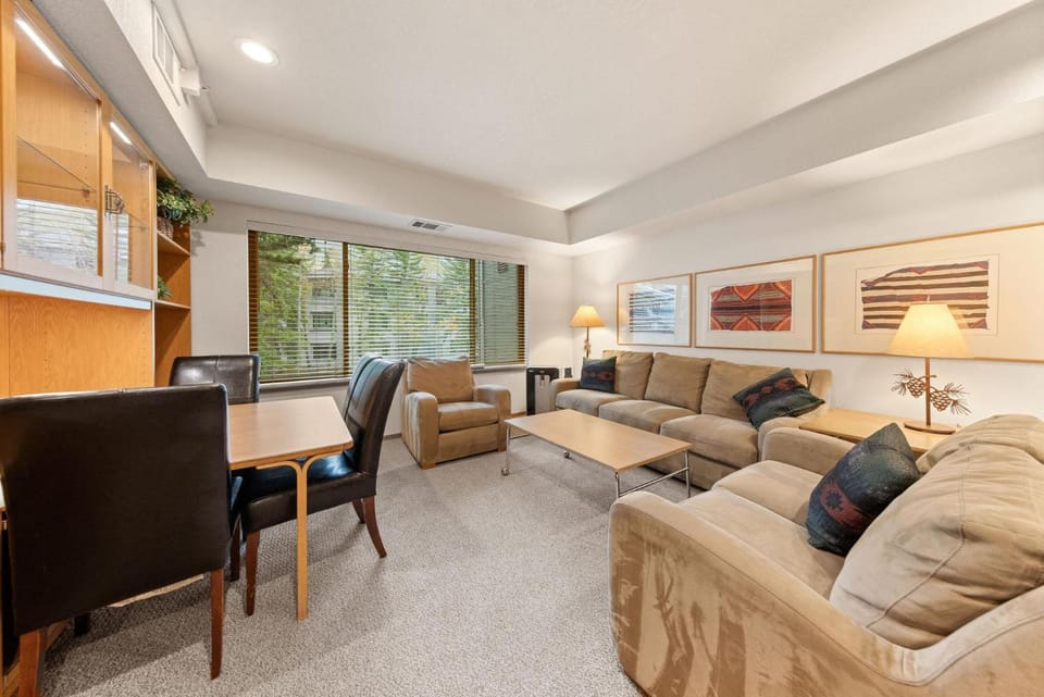 Palisades Tahoe Lodge Rentals Studio #228 Apartment in Palisades Tahoe (Olympic Valley)