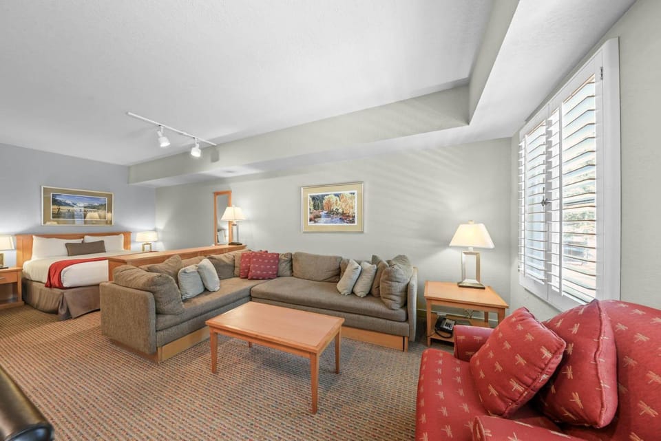 Palisades Tahoe Lodge Rentals Studio #238 Apartment in Palisades Tahoe (Olympic Valley)