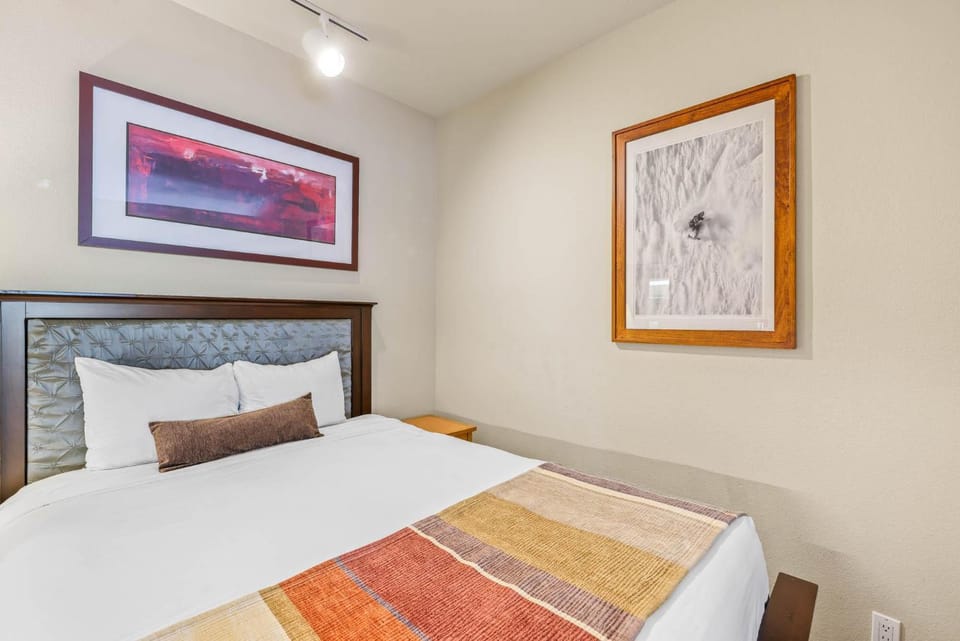 Palisades Tahoe Lodge Rentals Studio #246 Apartment in Palisades Tahoe (Olympic Valley)