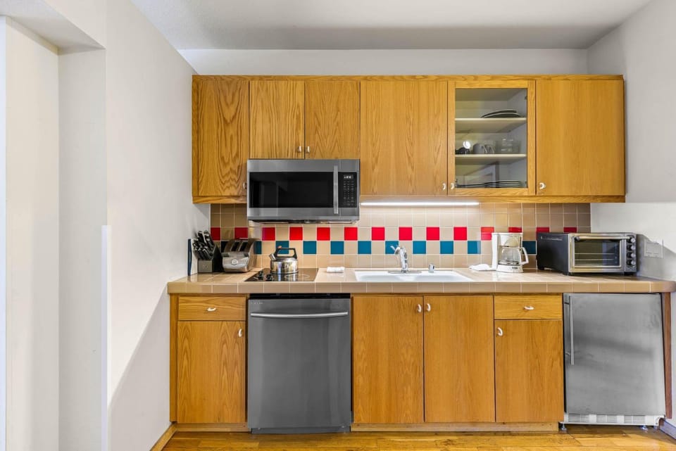 Palisades Tahoe Lodge Rentals Studio #246 Apartment in Palisades Tahoe (Olympic Valley)