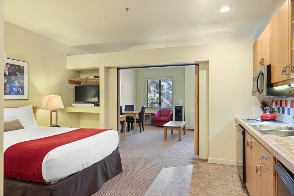 Palisades Tahoe Lodge Rentals Studio #250 Apartment in Palisades Tahoe (Olympic Valley)