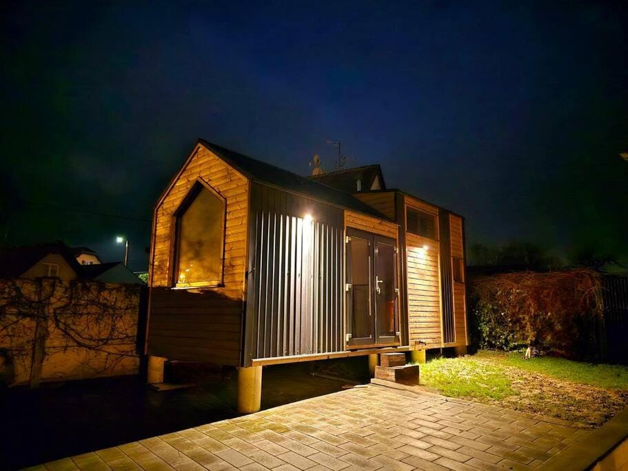 Property building, Night