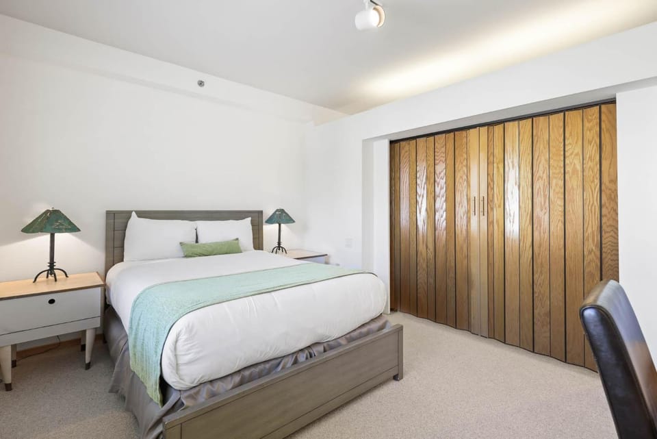 Palisades Tahoe Lodge Rentals Studio #254 Apartment in Palisades Tahoe (Olympic Valley)