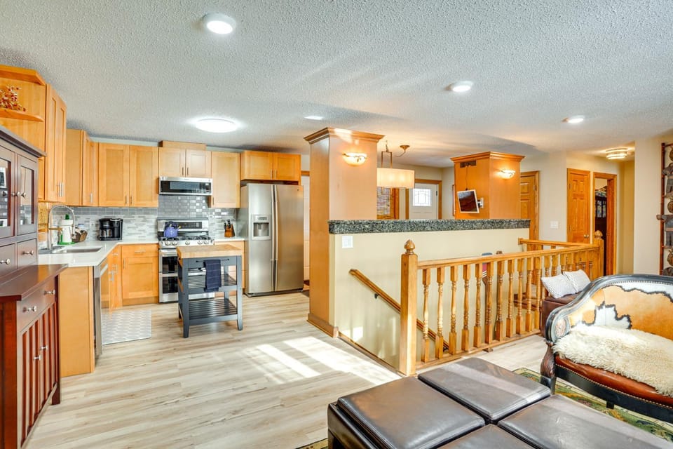 Charming Savage Home w/ Yard: 18 Mi to Minneapolis House in Minnesota