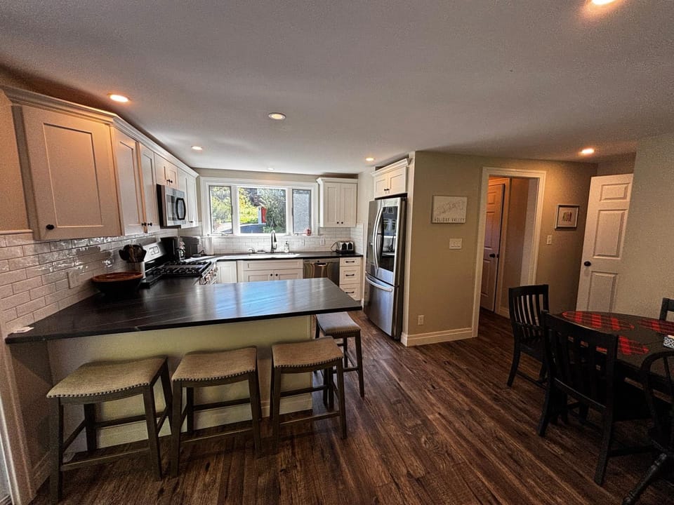 1 Ellicottville Creekside HIKE BIKE SKI Sleeps 10 House in Cattaraugus