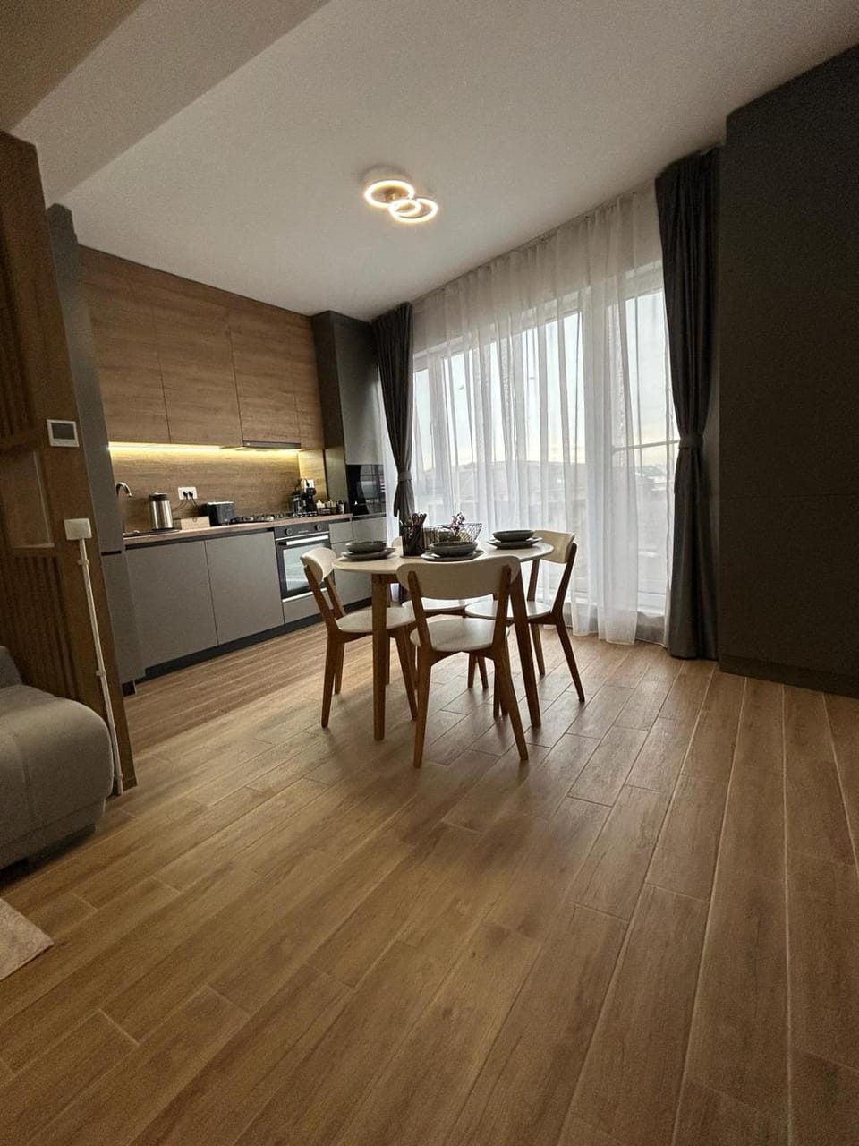 Seating area, Dining area