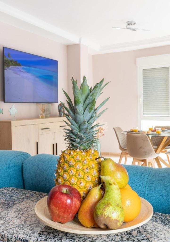 TV and multimedia, Food and drinks