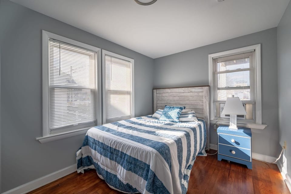 208 Cottage 5 Yellow 1st unit Apartment in Ocean City