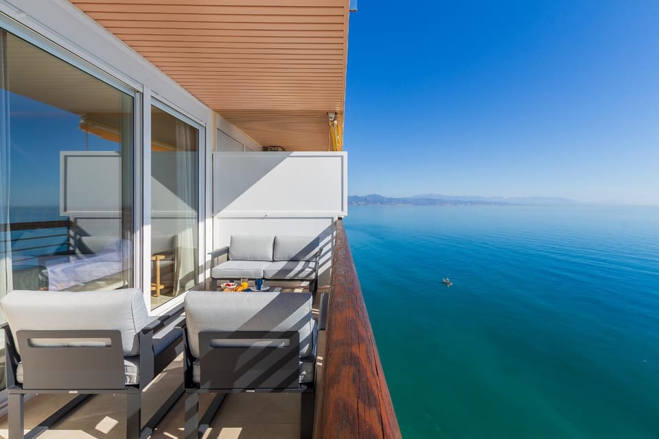 Balcony/Terrace, Seating area, Sea view, sunbed