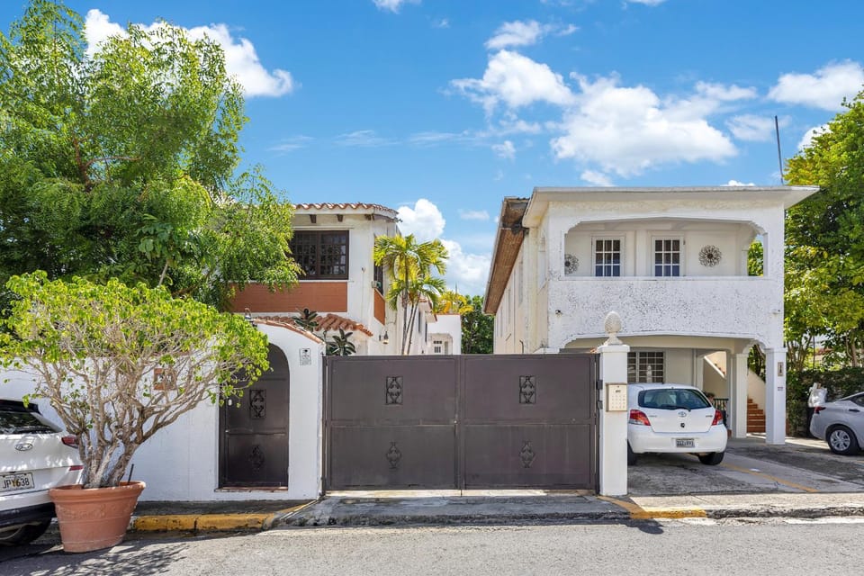 Property building, Facade/entrance, Off site