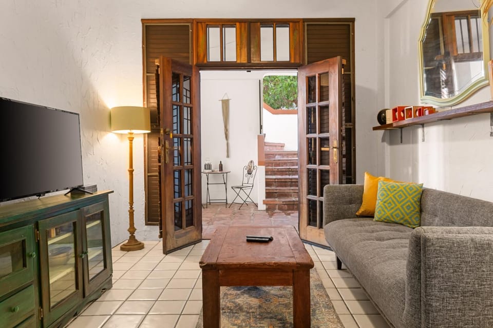 Communal lounge/ TV room, Living room