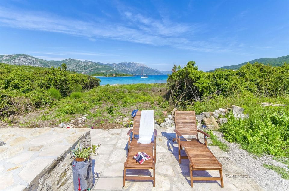 Landmark view, Sea view, Area and facilities