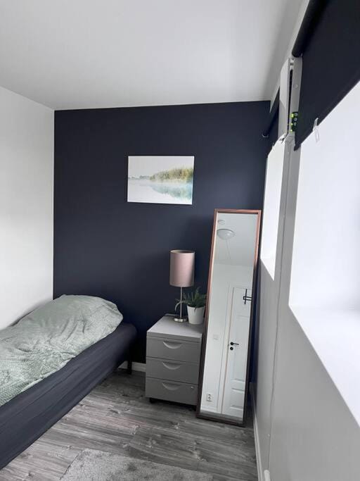 Bed, Photo of the whole room, Bedroom, wardrobe