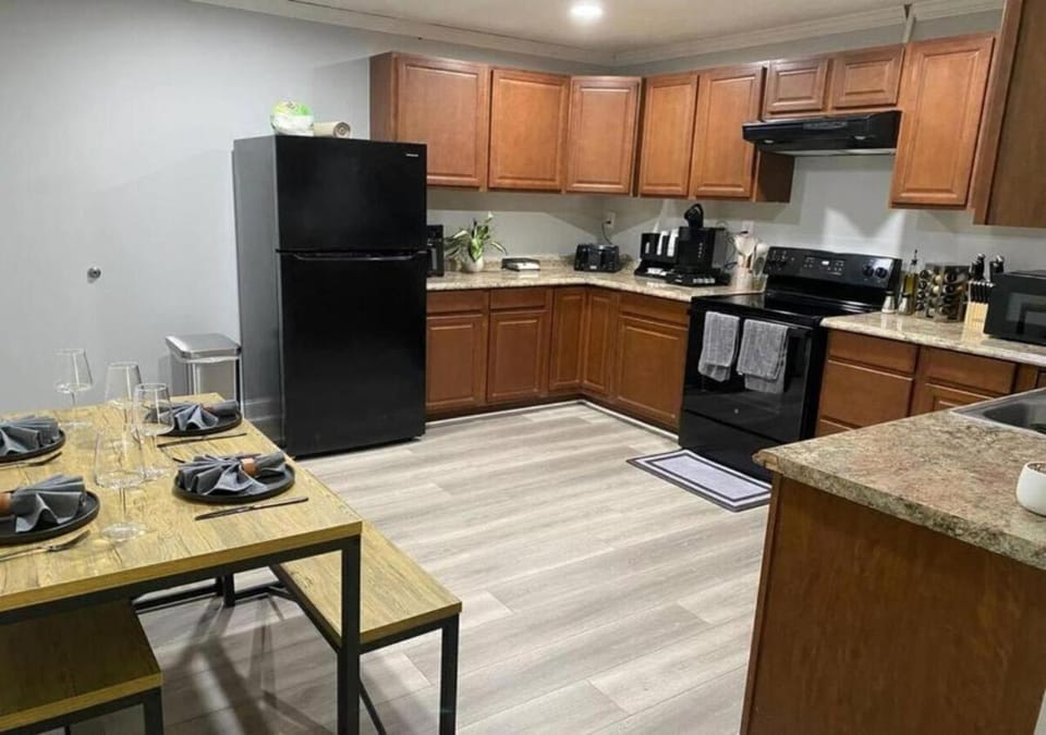 Modern 2BR Aparment near NC ZOO w Parking Apartment in North Carolina
