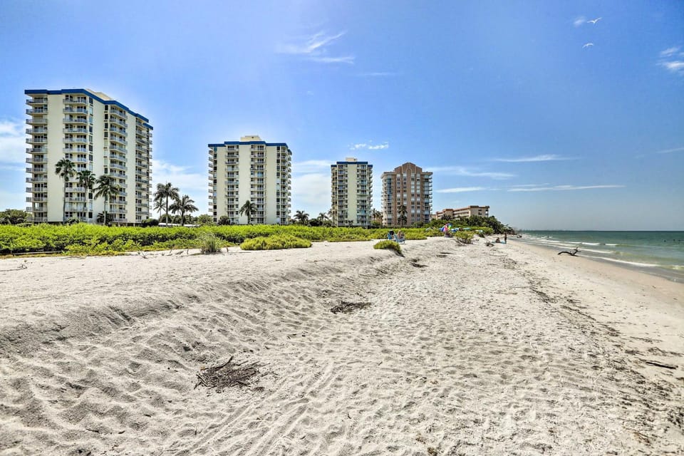Fort Myers Beach Studio w/ Balcony & Views! Apartment in Estero Island