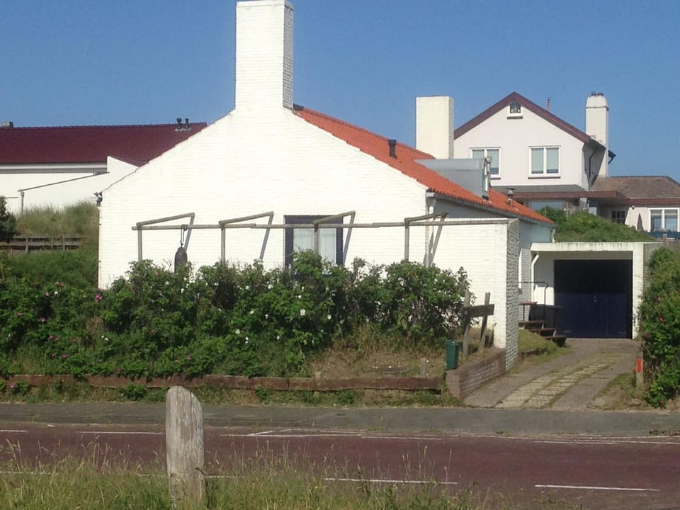 Property building, Day
