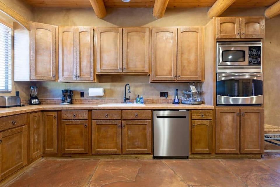 Balloon fiesta home House in Corrales