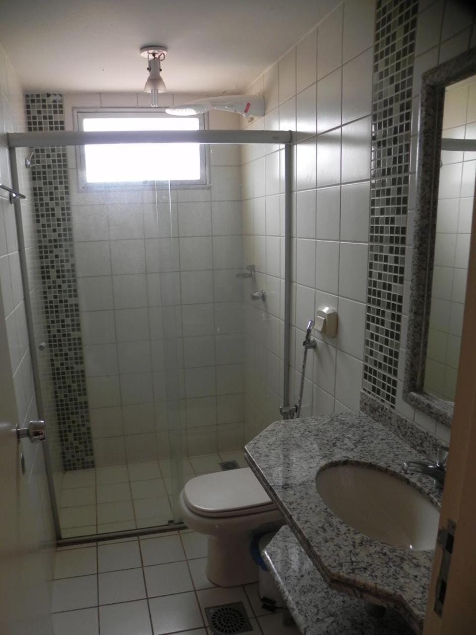 Shower, Toilet