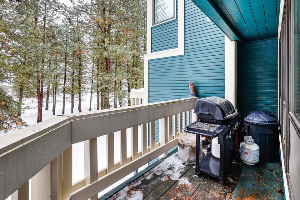 Meadow Creek Golf Resort Condo: Skiing & Lake Life House in Salmon River