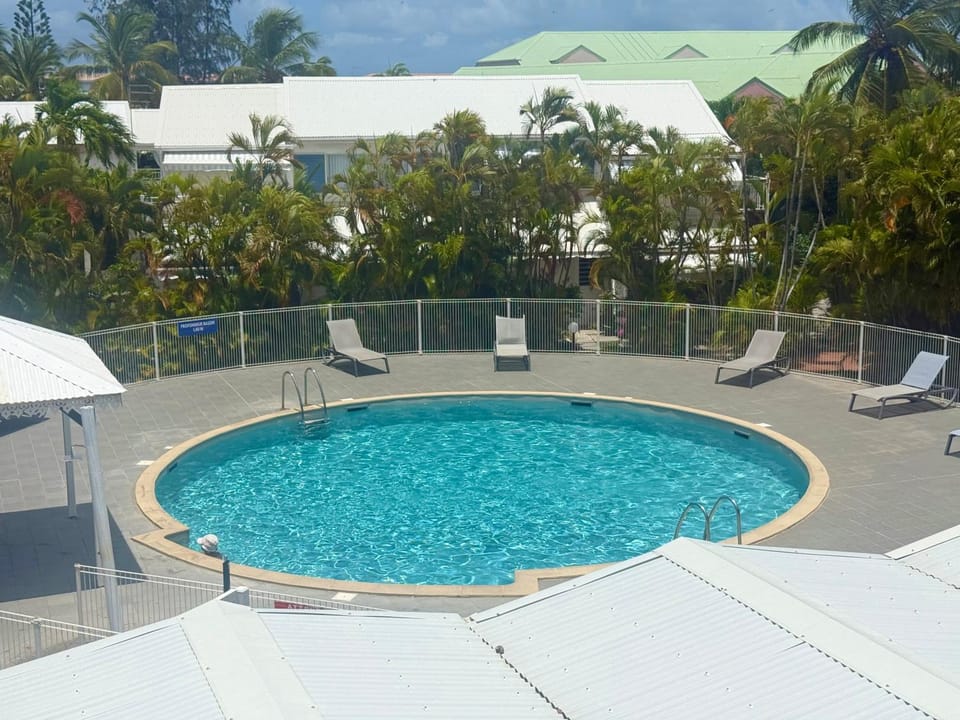 Day, Natural landscape, Pool view, Swimming pool, sunbed