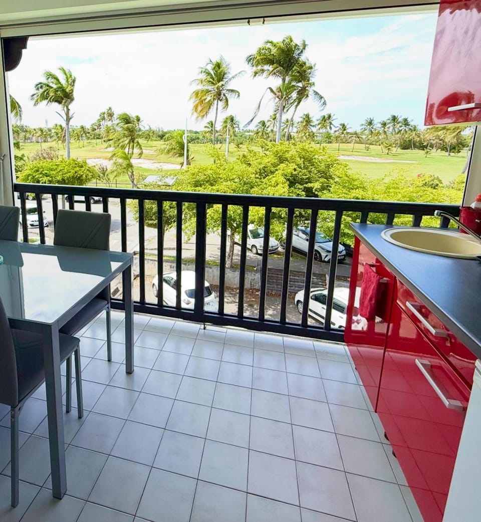 Day, View (from property/room), Balcony/Terrace, Kitchen or kitchenette, Dining area