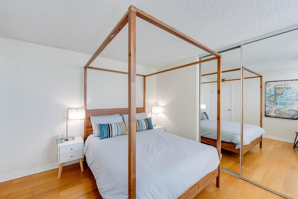 Nautical 2 Bedroom with Beautiful Ocean Views Apartment in Marina del Rey
