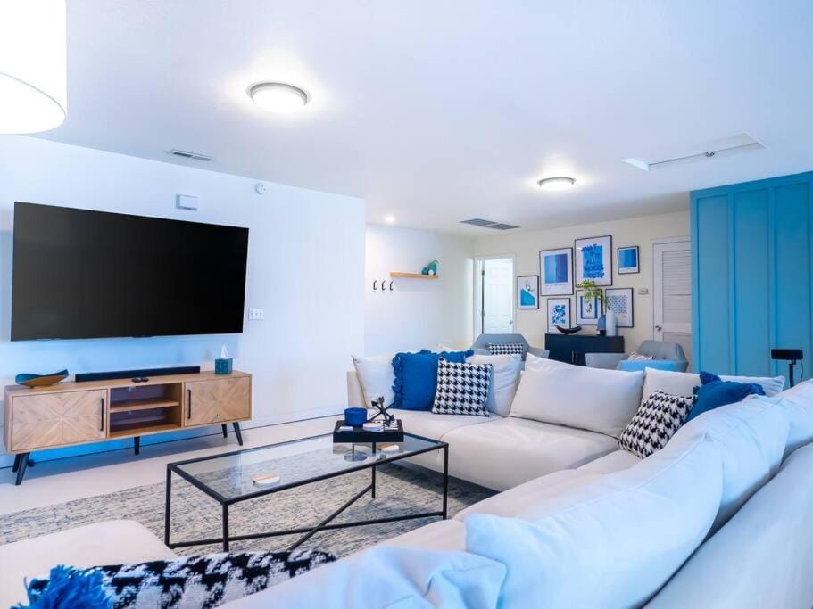 [L] House of Blues minutes KU/Mass & Shopping Apartment in Lawrence