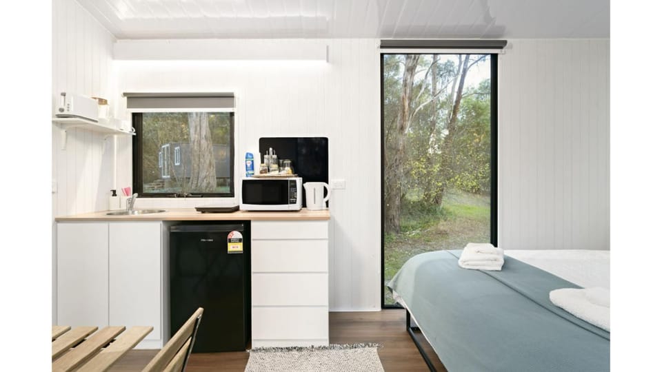 Bed, Kitchen or kitchenette