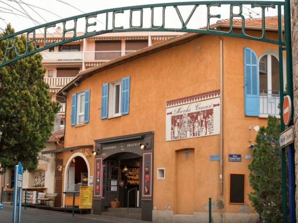 Studio cabine avec piscine, parking privatif, loggia et accès plage à pied - Sainte-Maxime - FR-1-226-534 Cabin in Sainte-Maxime