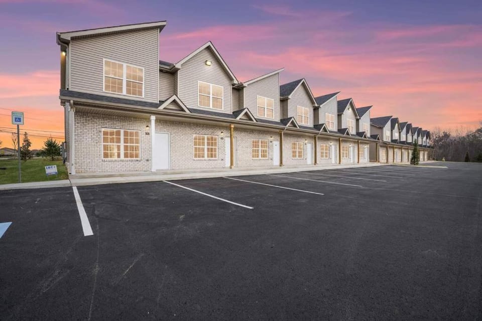 A Taste of Luxe: Upscale Condo Near Nashville and Ft Campbell Apartment in Clarksville