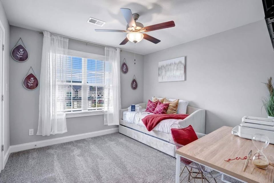 A Taste of Luxe: Upscale Condo Near Nashville and Ft Campbell Apartment in Clarksville