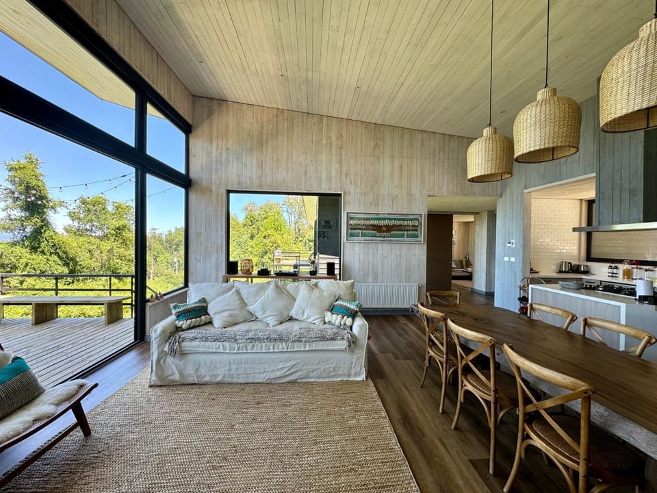 Casa Flor del Lago House in Araucania, Chile