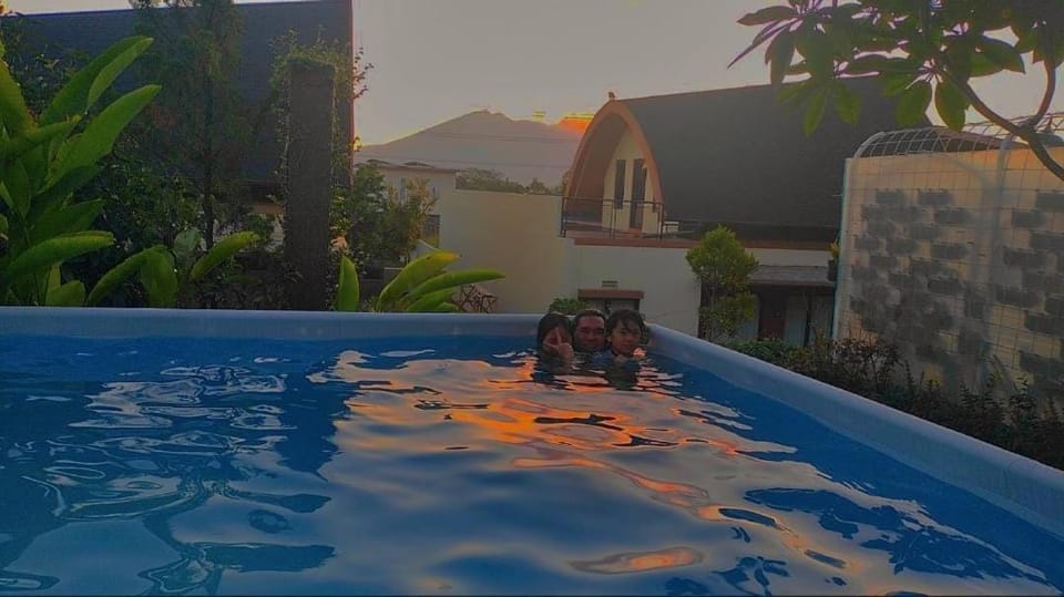 Vimalla Hills 2br Private pool, bebas Jam cekin, cekout sesuai jam cekin 24 jam,081tiga80satu6415satu Villa in West Java