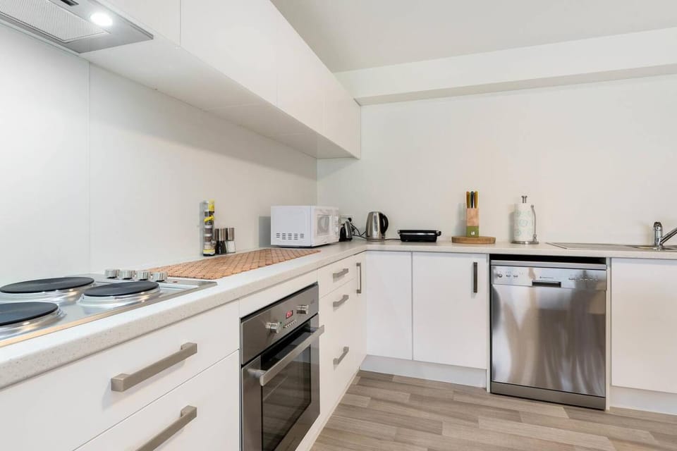 Wanaka 'Mount Iron Studio' with private terrace Apartment in Wanaka