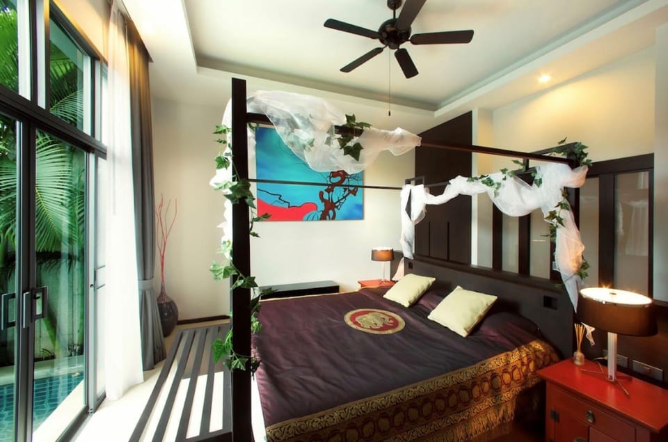 Bed, Bedroom, fireplace