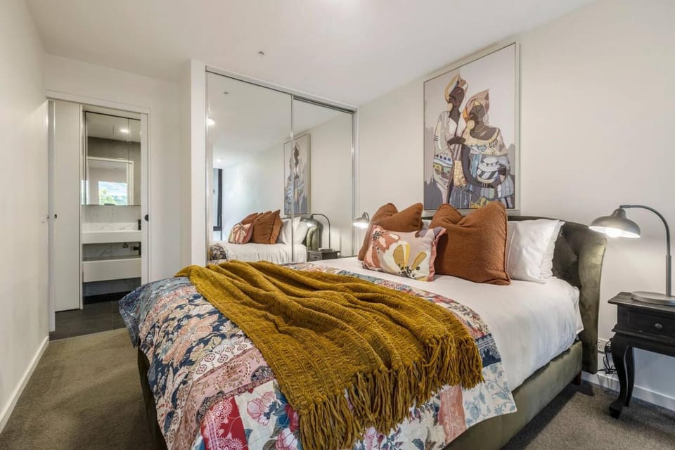 Charming Escape in St Kilda Cosy Apt Apartment in Saint Kilda