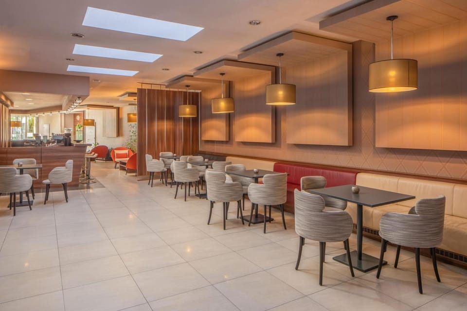 Lounge or bar