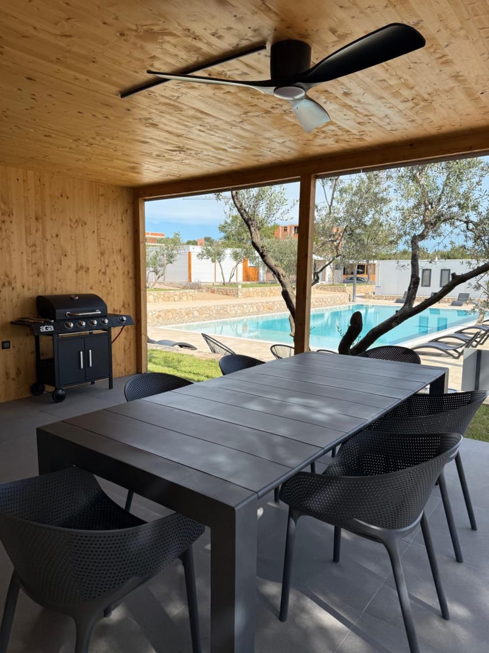 Patio, Dining area