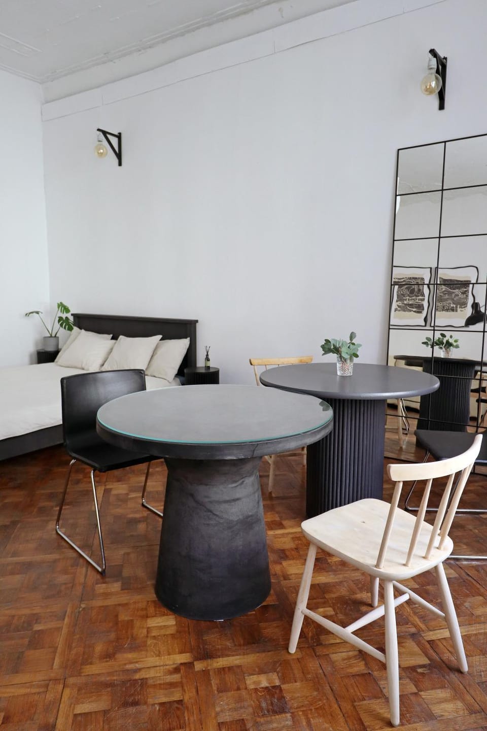 Living room, Seating area, Dining area