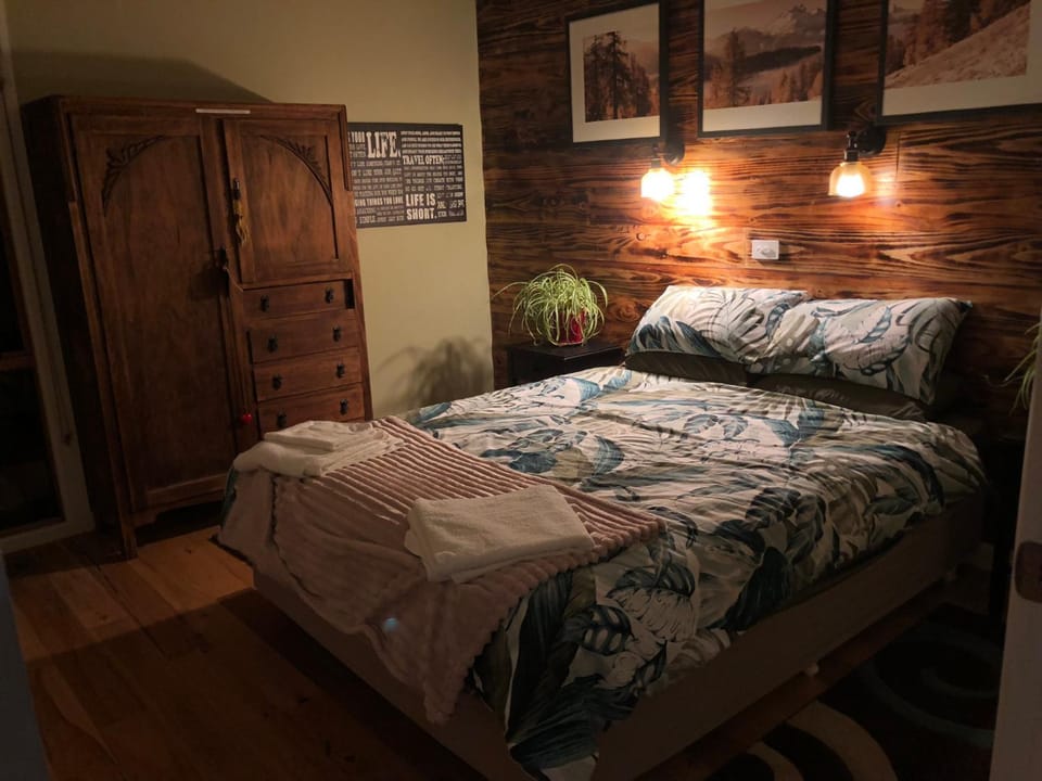 Bed, Photo of the whole room, Bedroom, wardrobe