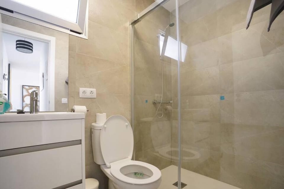Luxury Solarium, Jacuzzi, A/C and Wi-fi Apartment in Puerto del Carmen