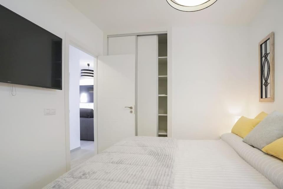 Luxury Solarium, Jacuzzi, A/C and Wi-fi Apartment in Puerto del Carmen