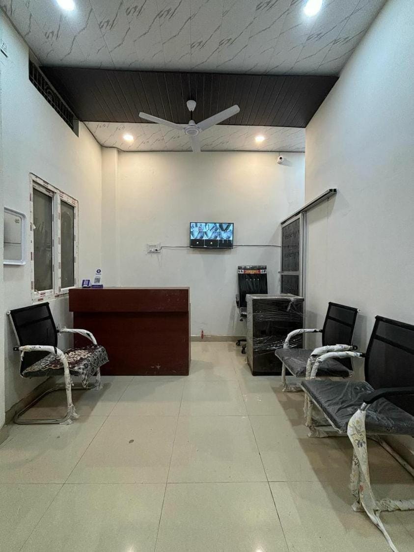 Madhuri Guest House Hotel in Varanasi