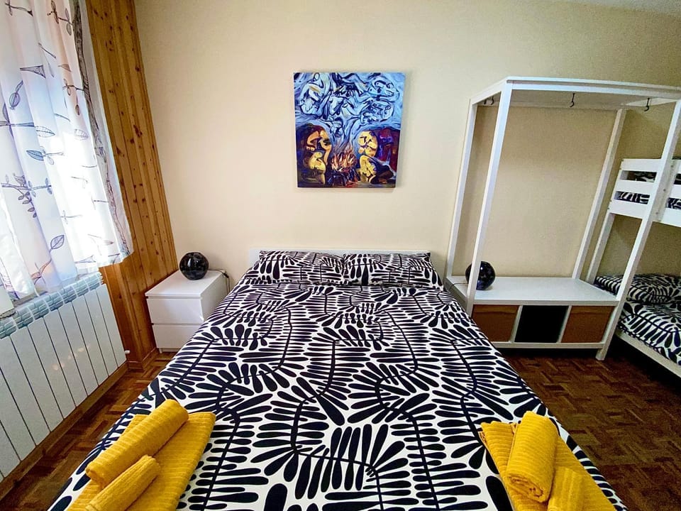 Bed, Photo of the whole room, Bedroom, bunk bed